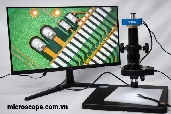 Bộ kính hiển vi SV-3800H đang soi mạch
